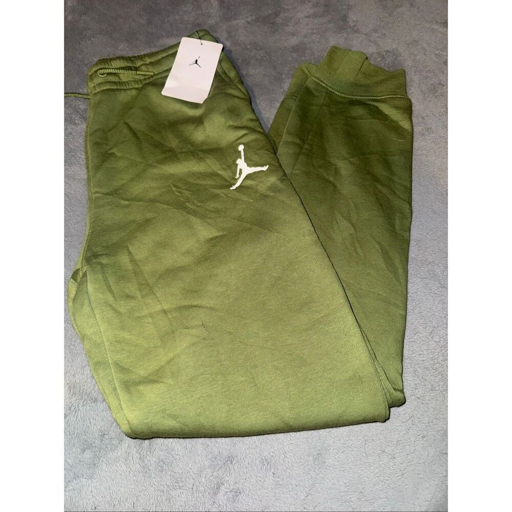 NWT Nime Air Jordan joggers boys size large
